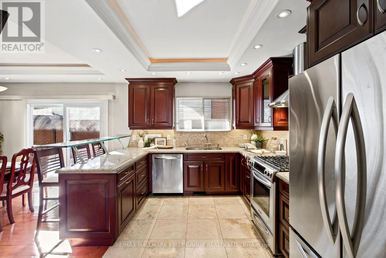 518 Gilbert Street E Property Photo 16
