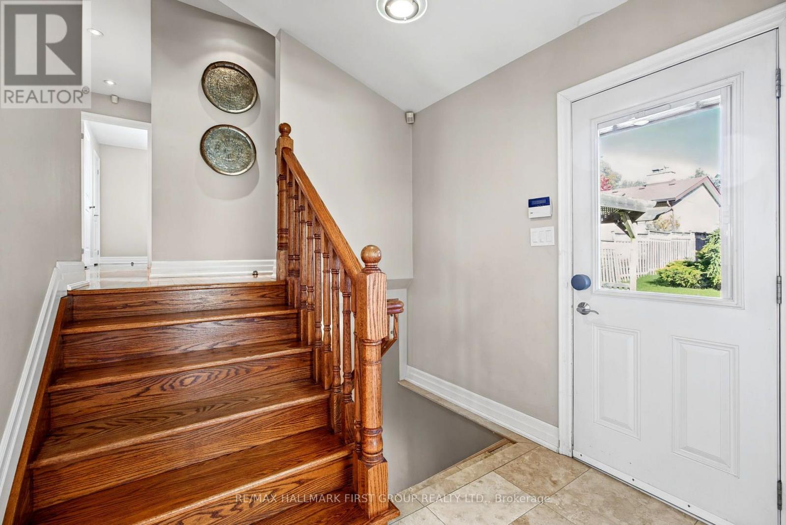 518 Gilbert Street E Property Photo 18