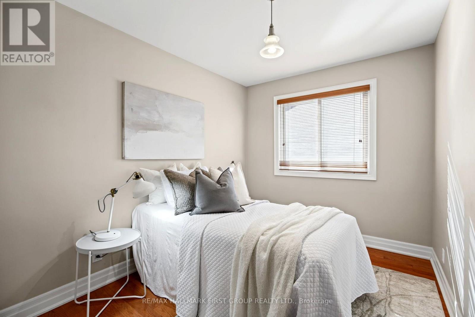518 Gilbert Street E Property Photo 23