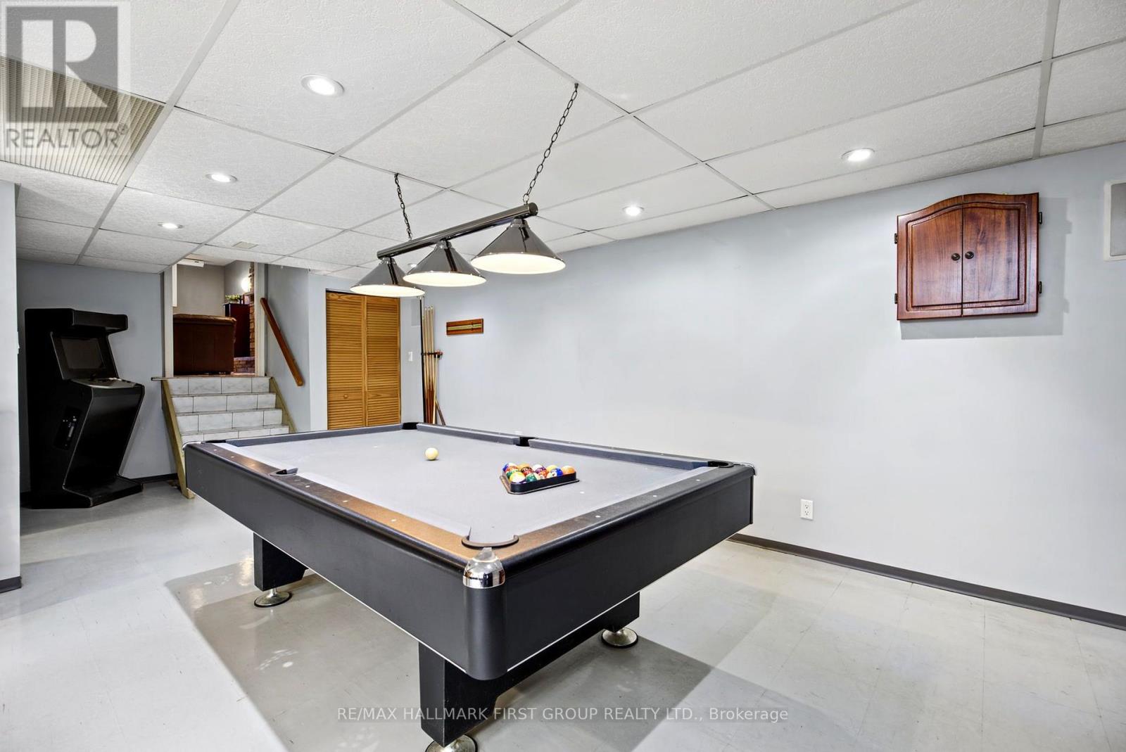 518 Gilbert Street E Property Photo 33