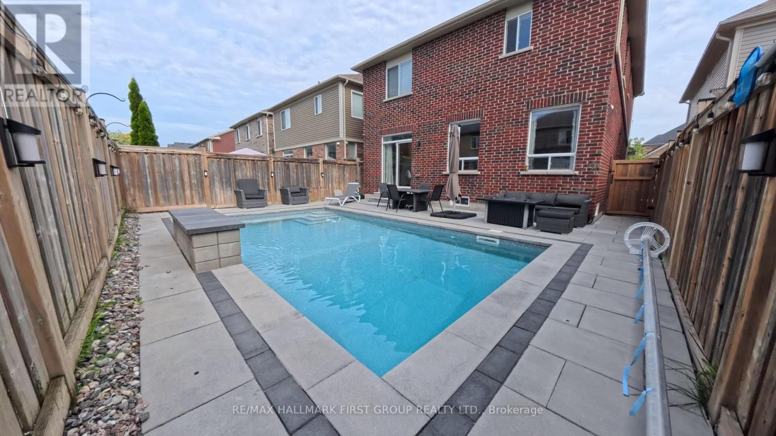 121 Blackwell Crescent Property Photo 2