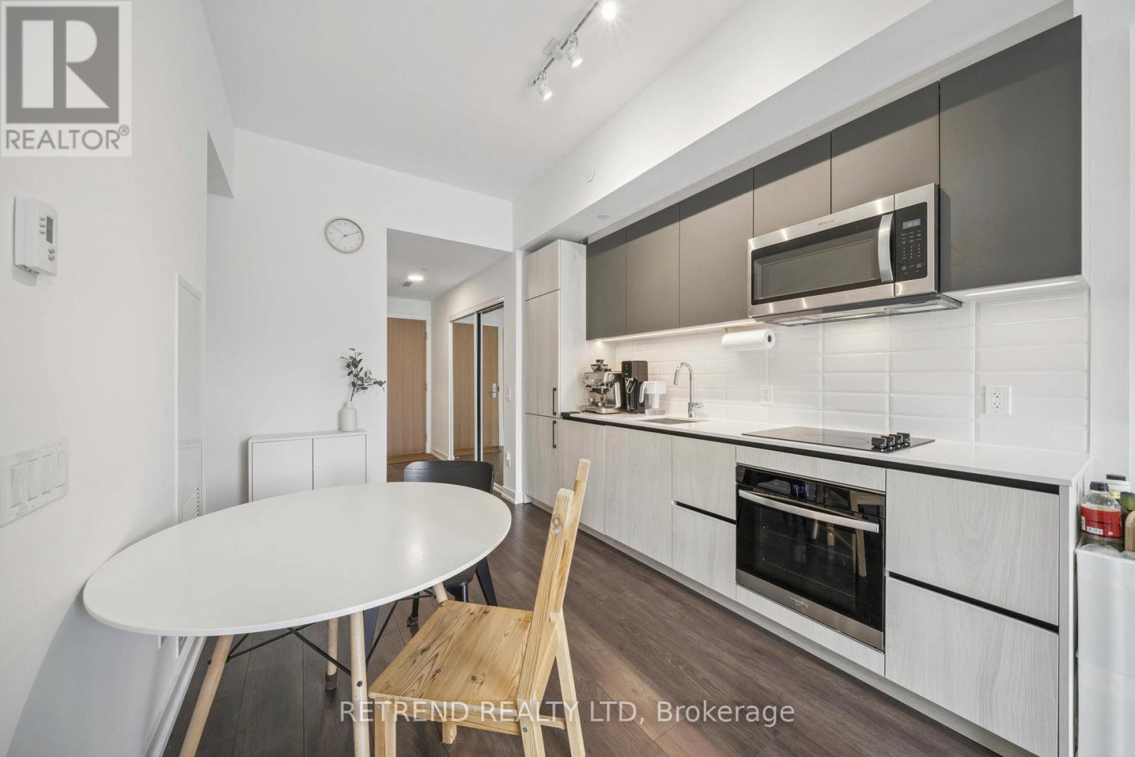 714 - 150 Logan Avenue Property Photo 3