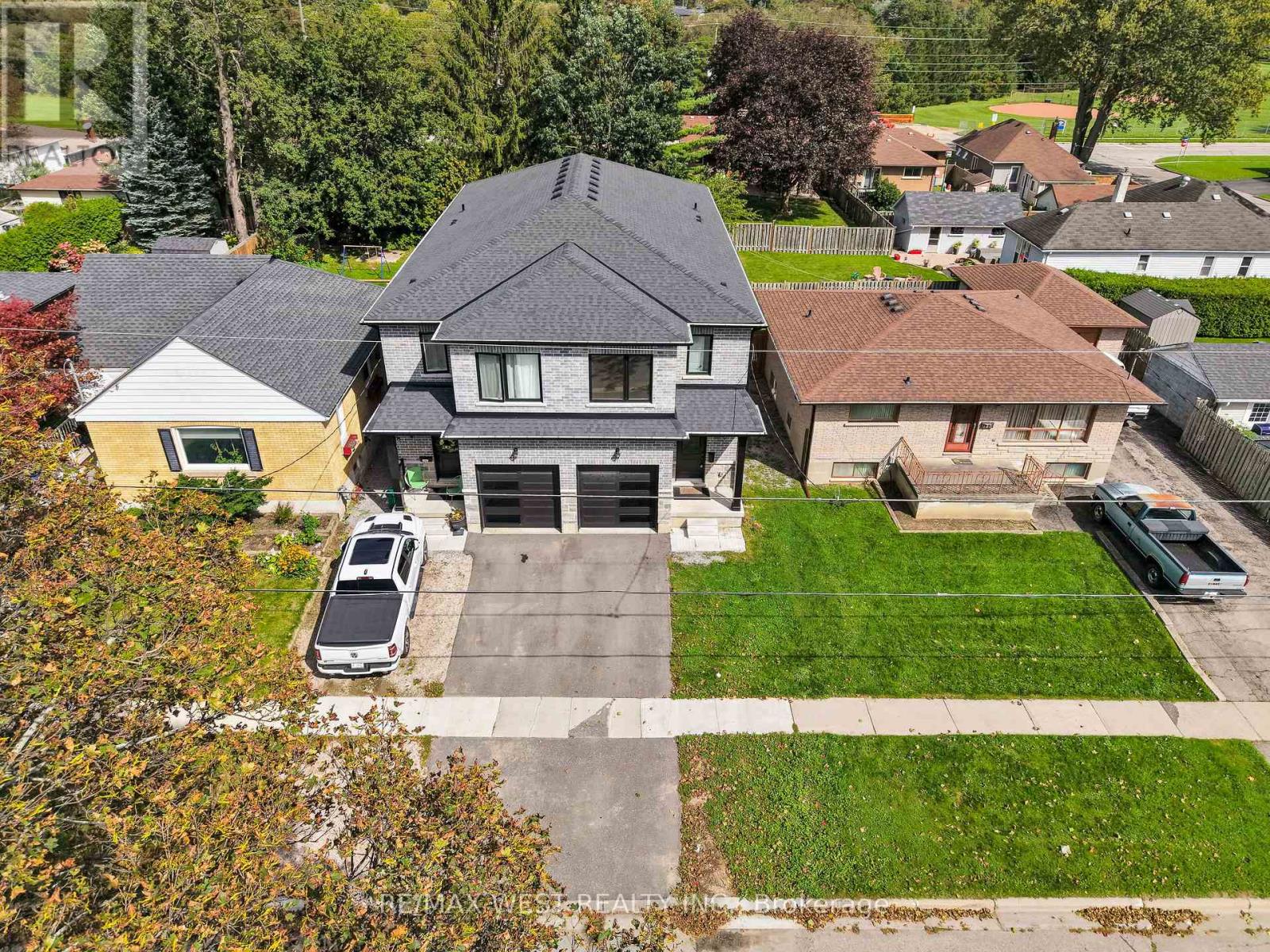 131 Guelph Street Property Photo 3