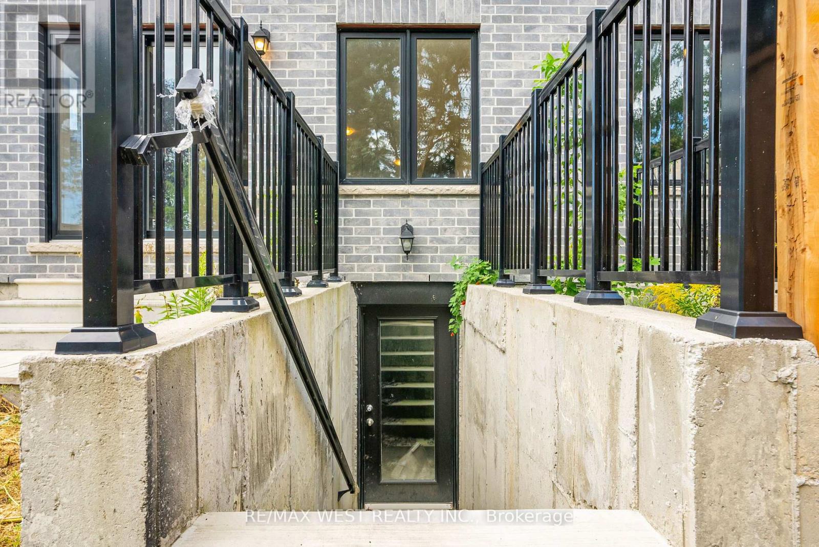 131 Guelph Street Property Photo 40