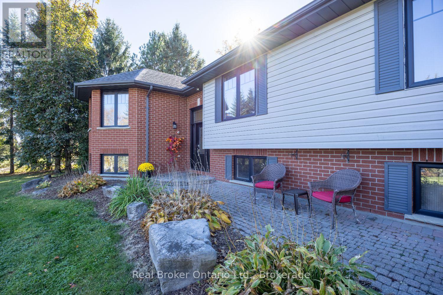 96 Potters Lane Property Photo 6