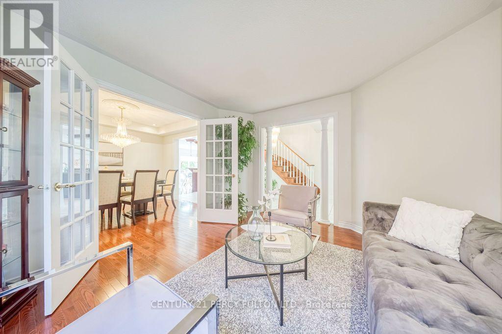 26 Root Crescent Property Photo 8