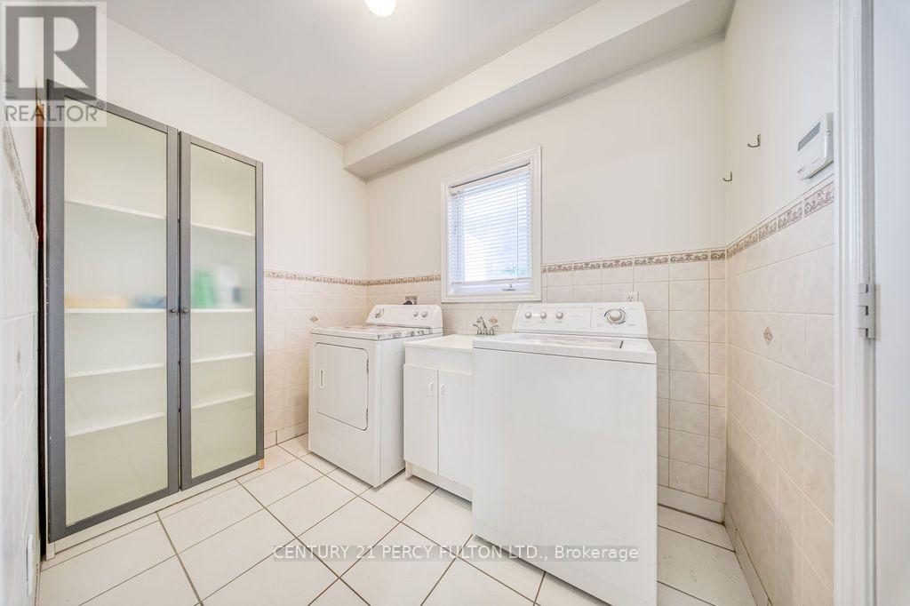 26 Root Crescent Property Photo 19