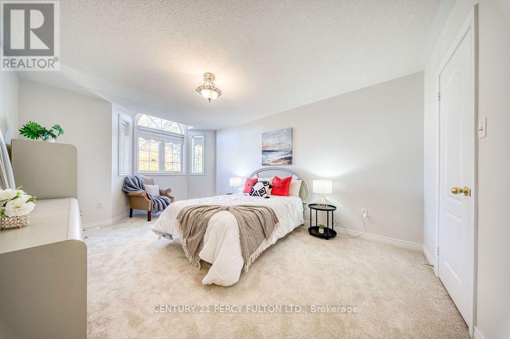 26 Root Crescent Property Photo 26