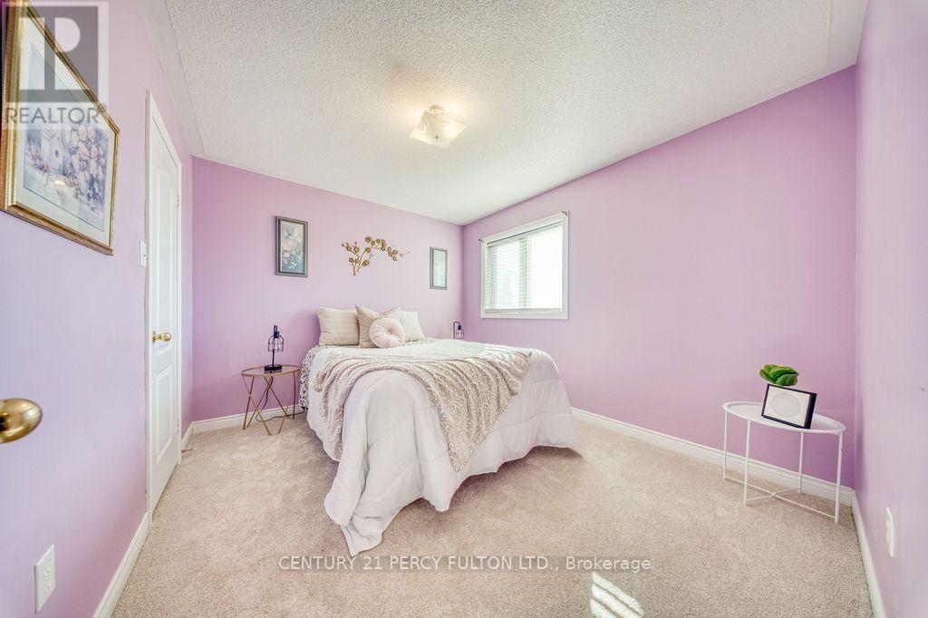26 Root Crescent Property Photo 29