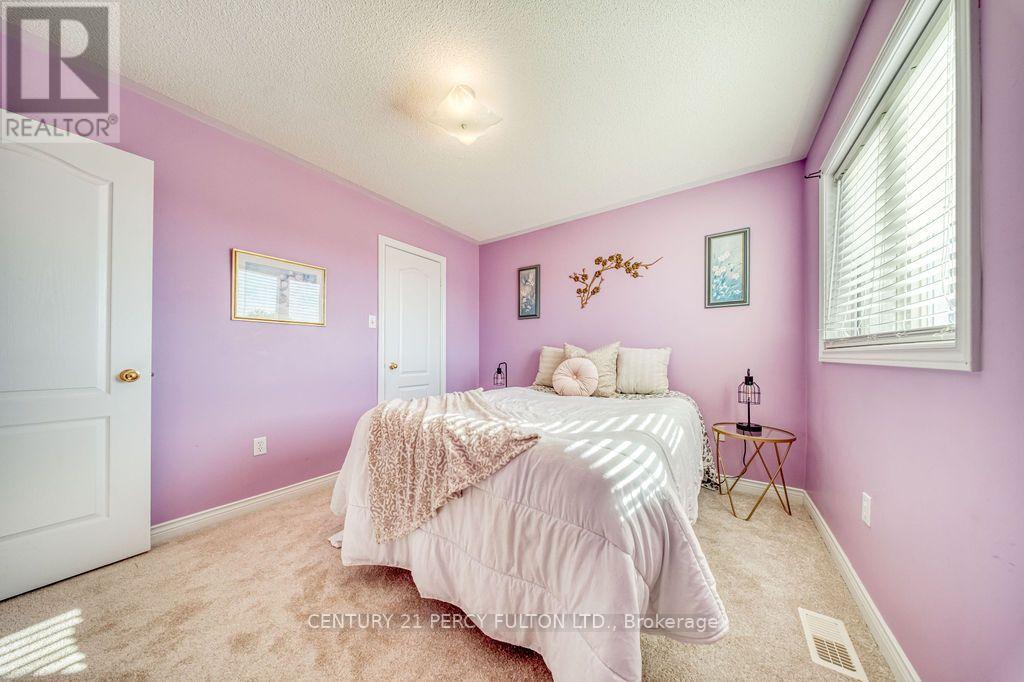 26 Root Crescent Property Photo 30