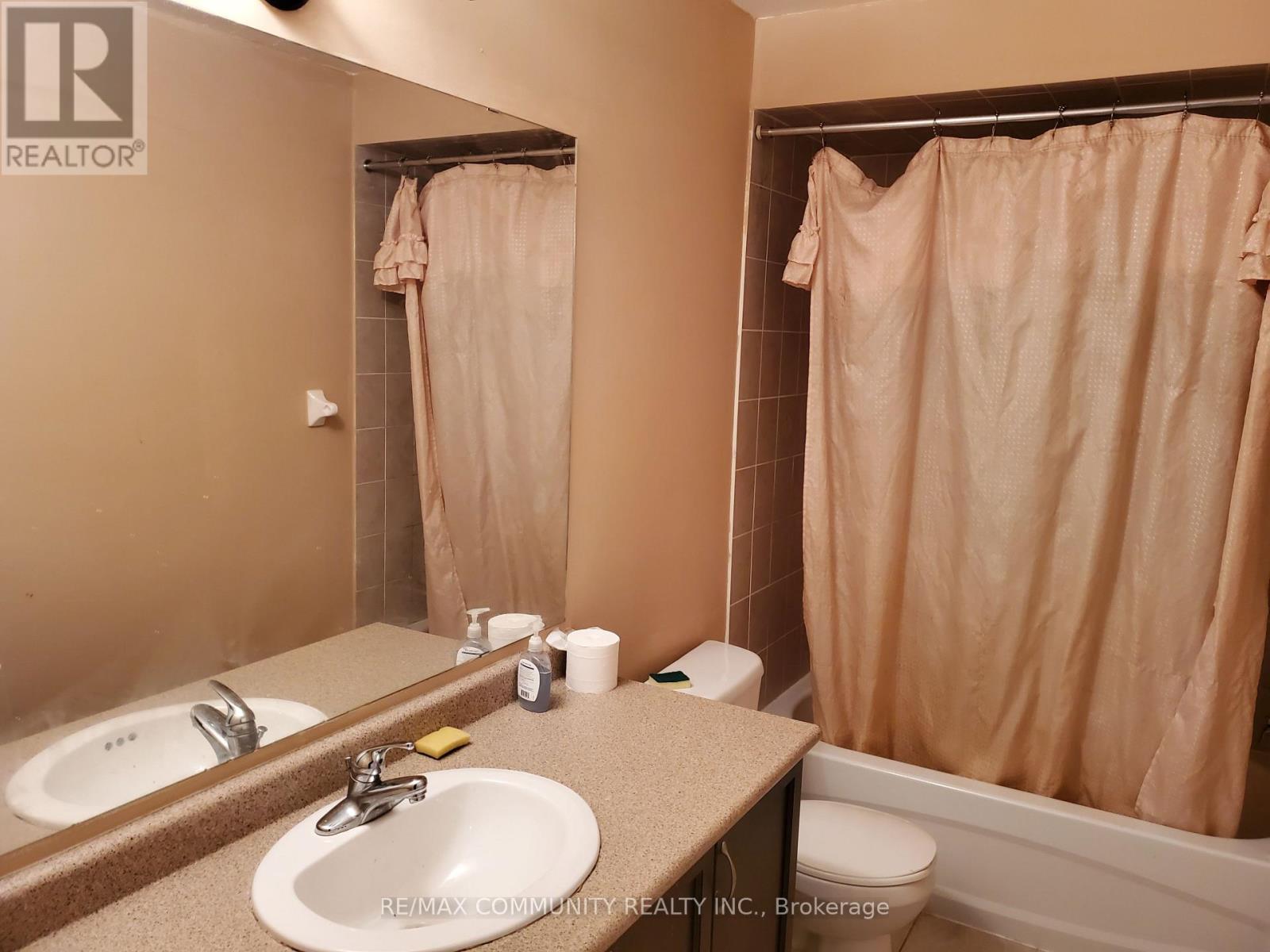 Back - 115 Oasis Boulevard Property Photo 5