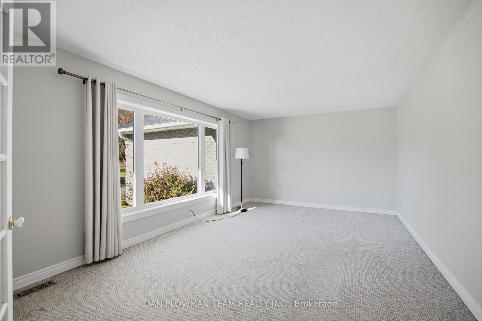 30 Castle Harbour Drive Property Photo 5