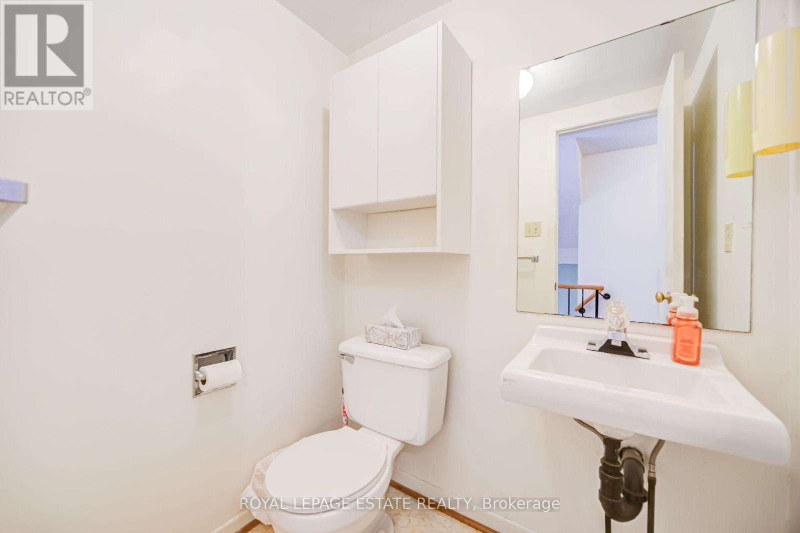 73 Spring Forest Square Property Photo 14