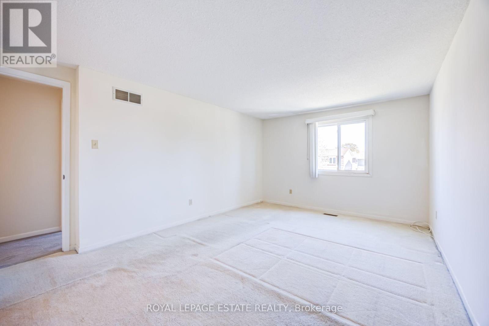 73 Spring Forest Square Property Photo 28