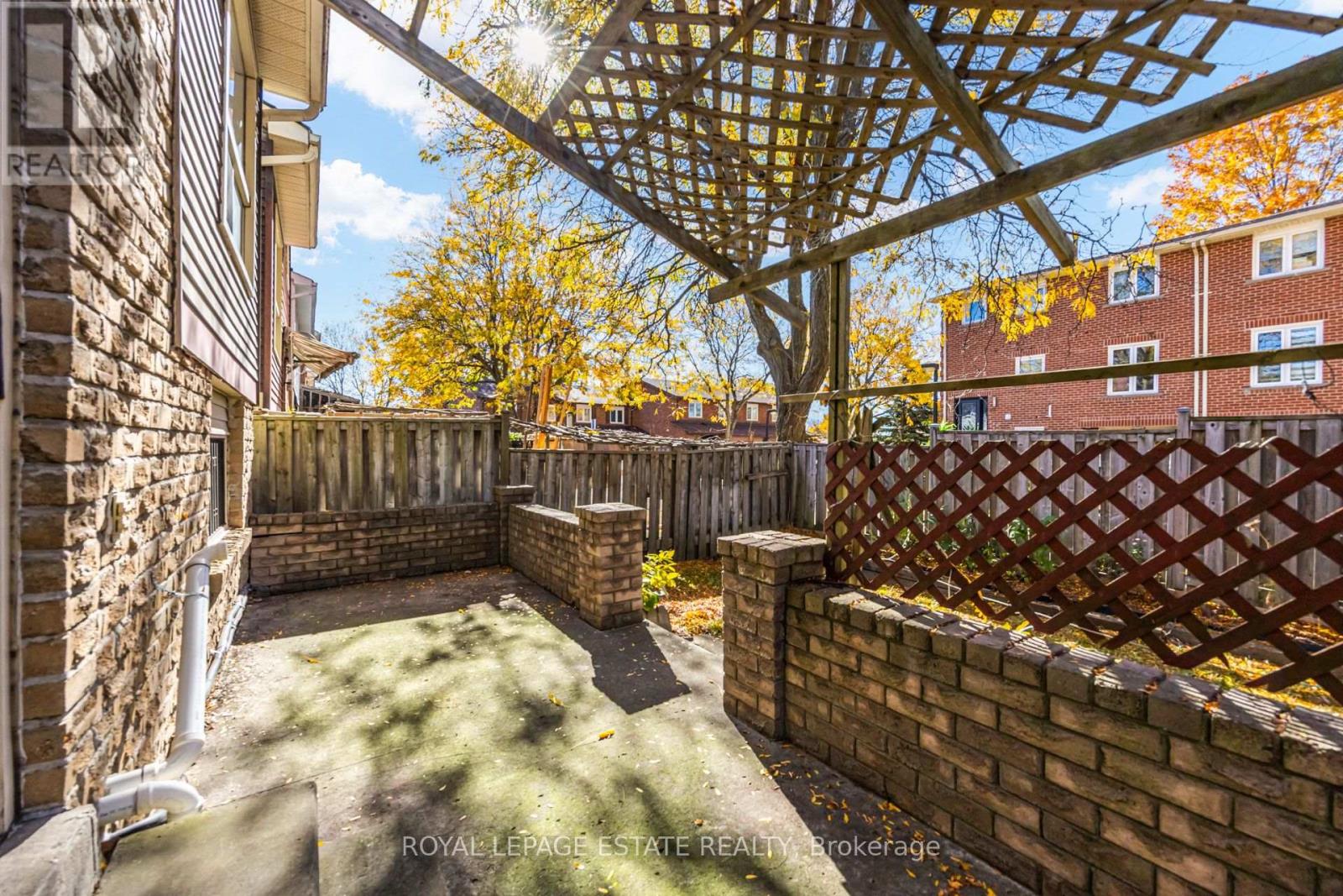 73 Spring Forest Square Property Photo 37