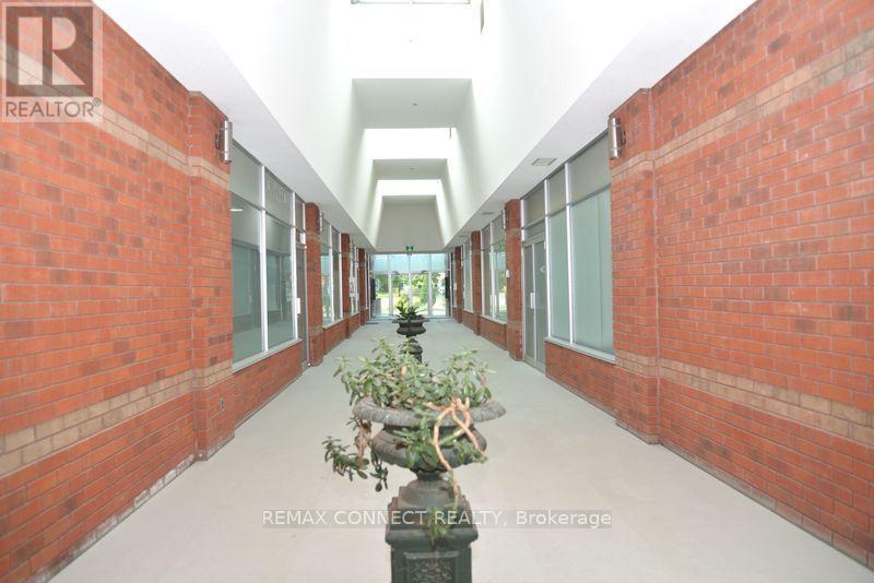 18 - 850 Tapscott Road Property Photo 3