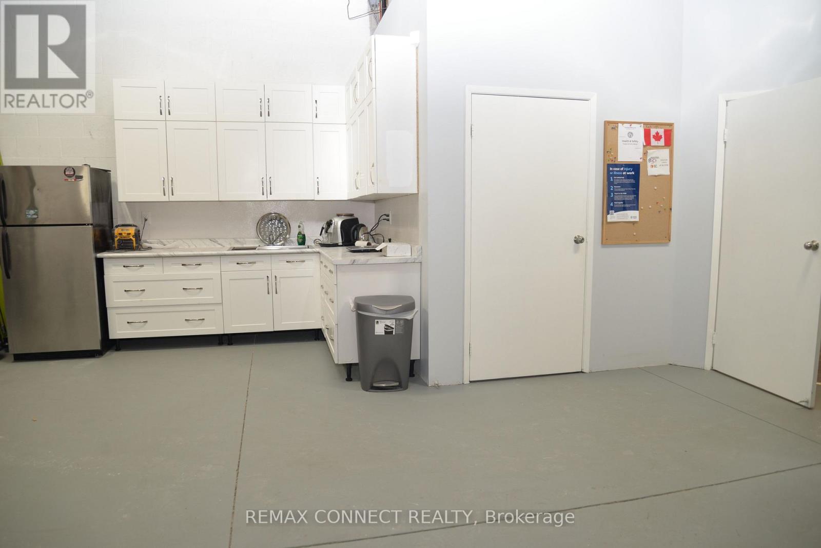 18 - 850 Tapscott Road Property Photo 10