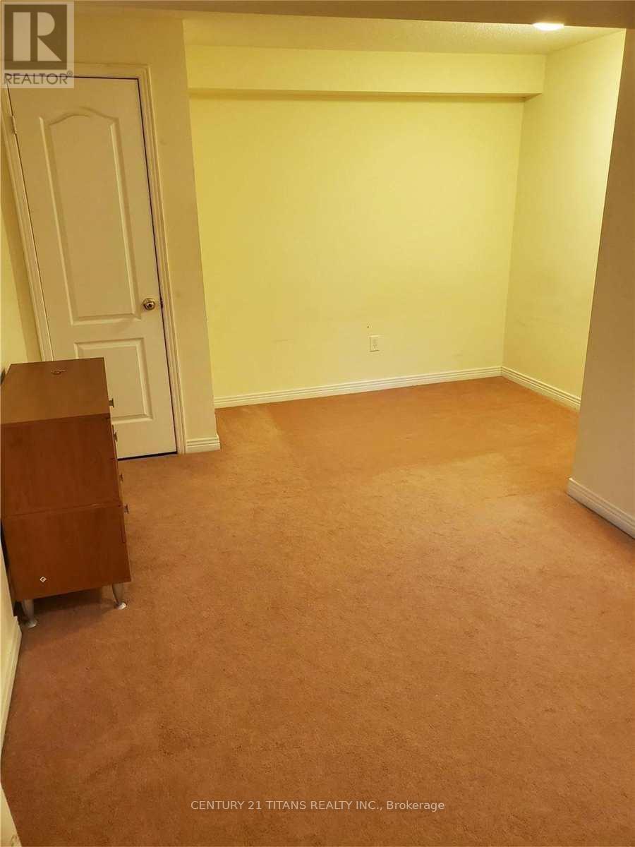 105 Wilkes Crescent Property Photo 11
