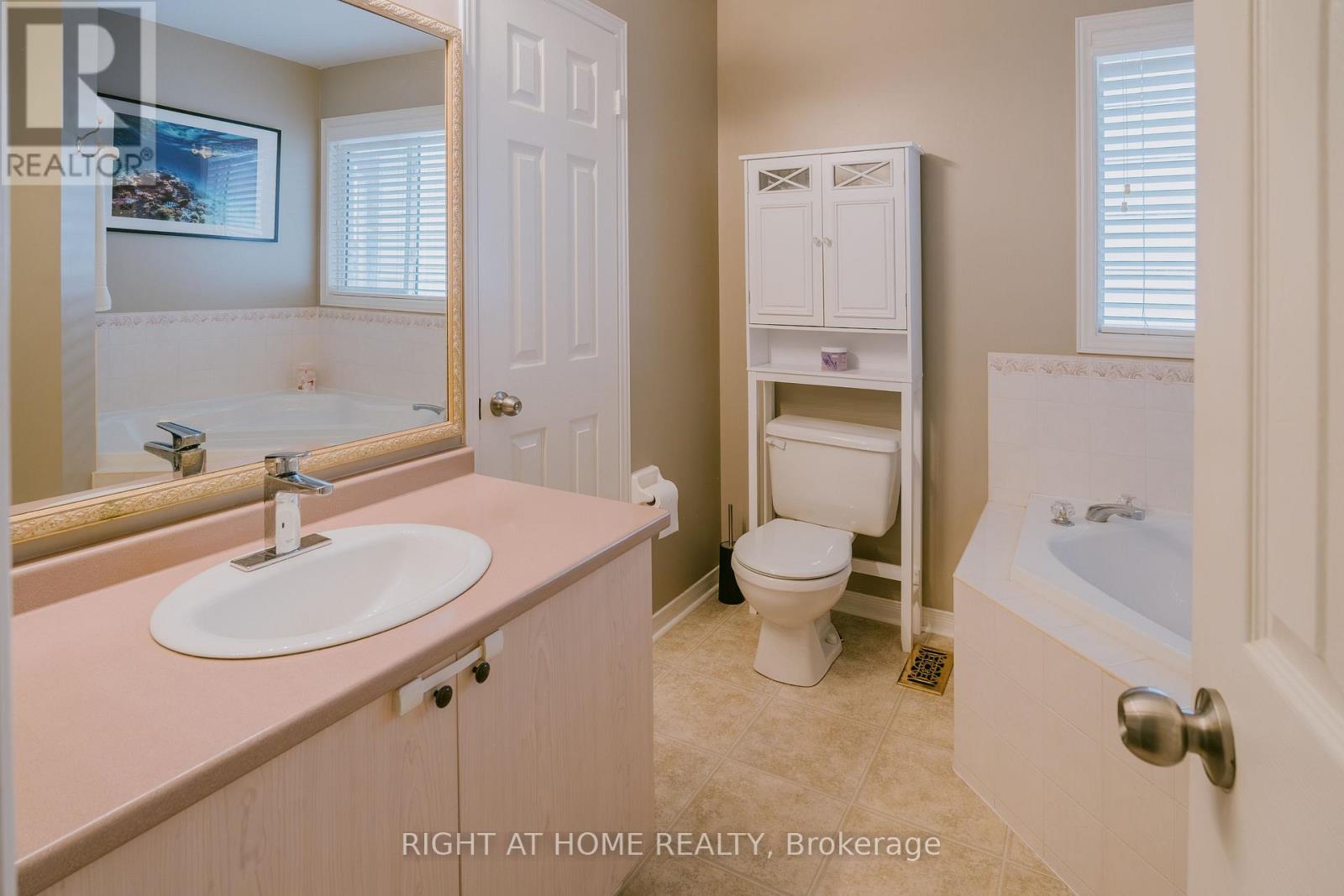 1014 Summitview Crescent Property Photo 28