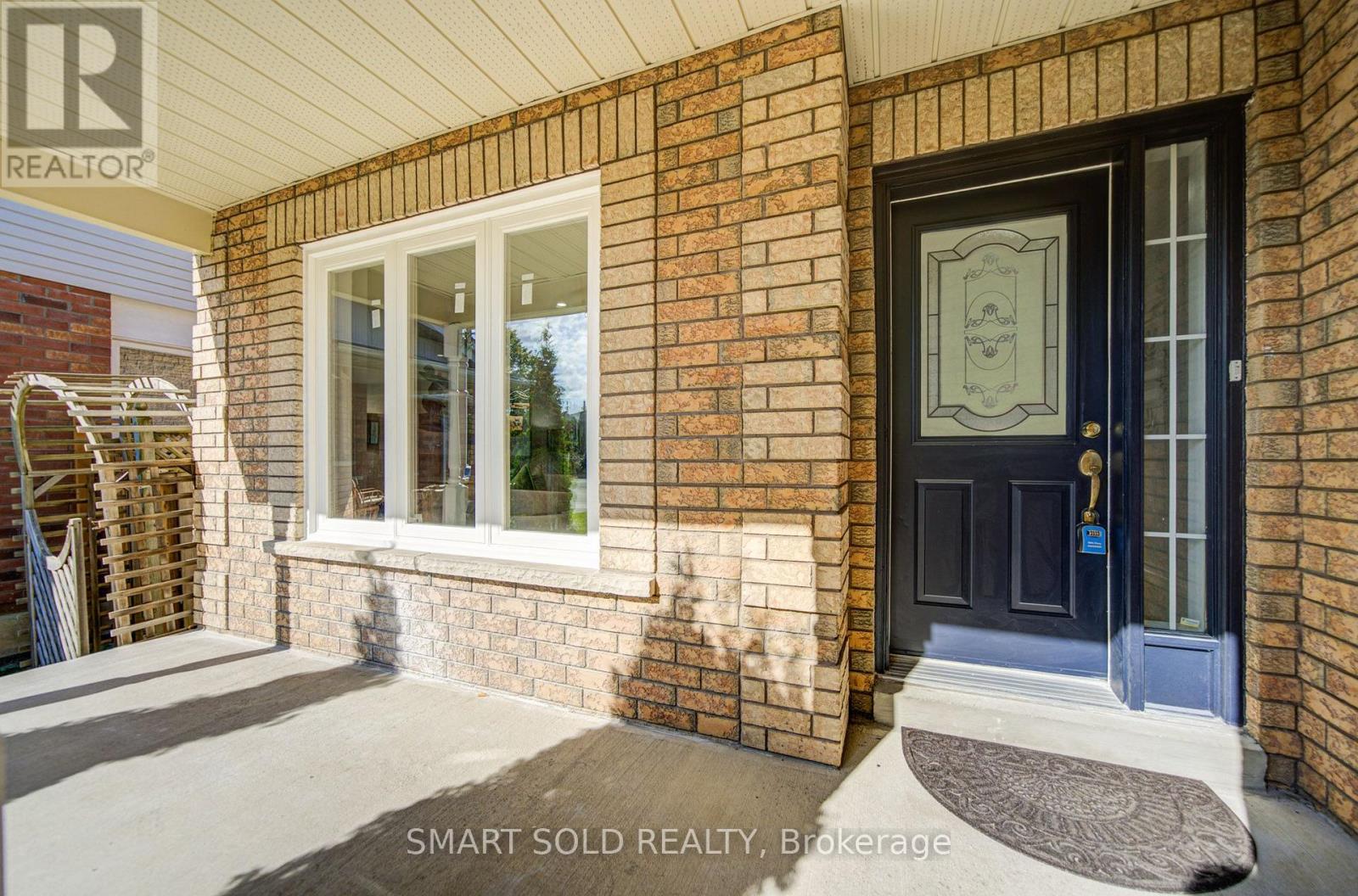 32 Brockman Crescent Property Photo 3