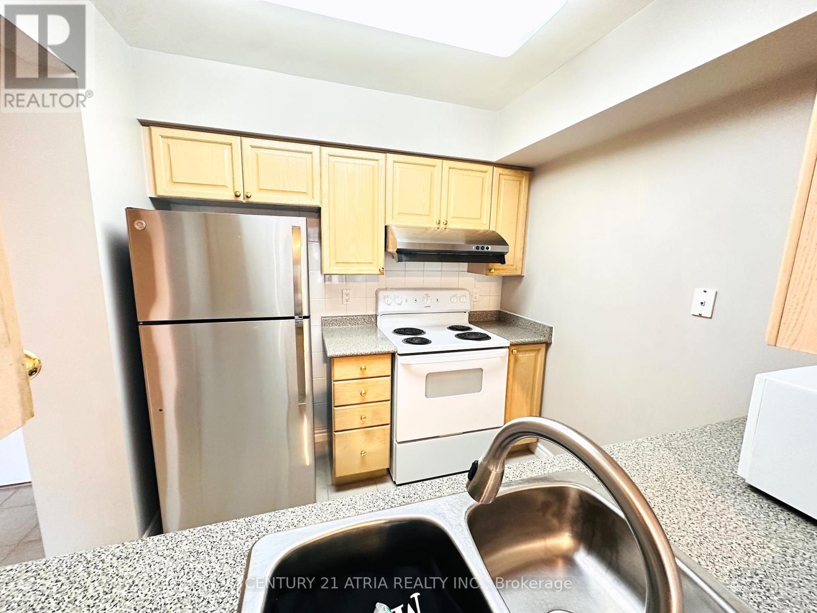 211 - 3088 Kennedy Road Property Photo 3