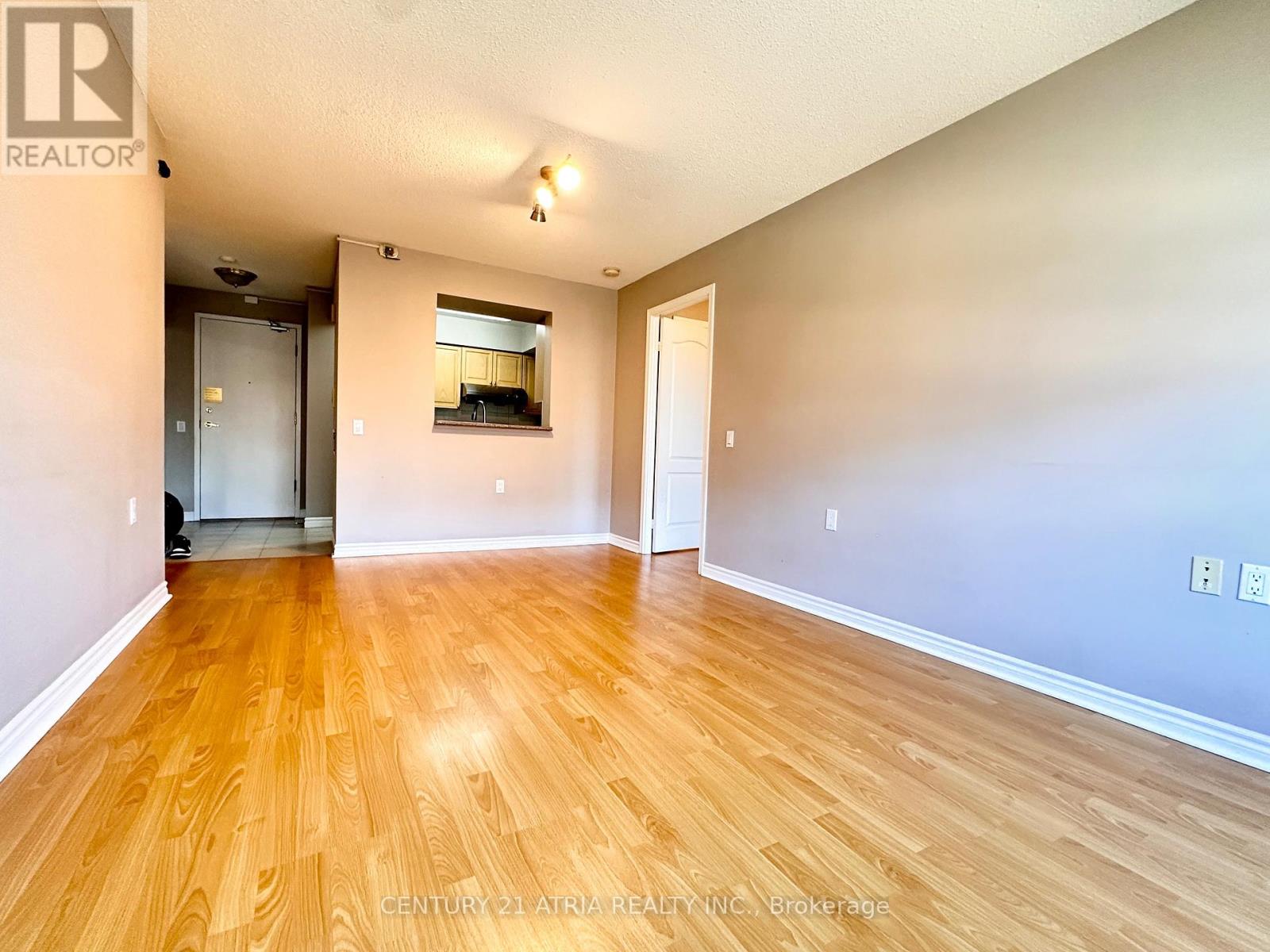 211 - 3088 Kennedy Road Property Photo 5