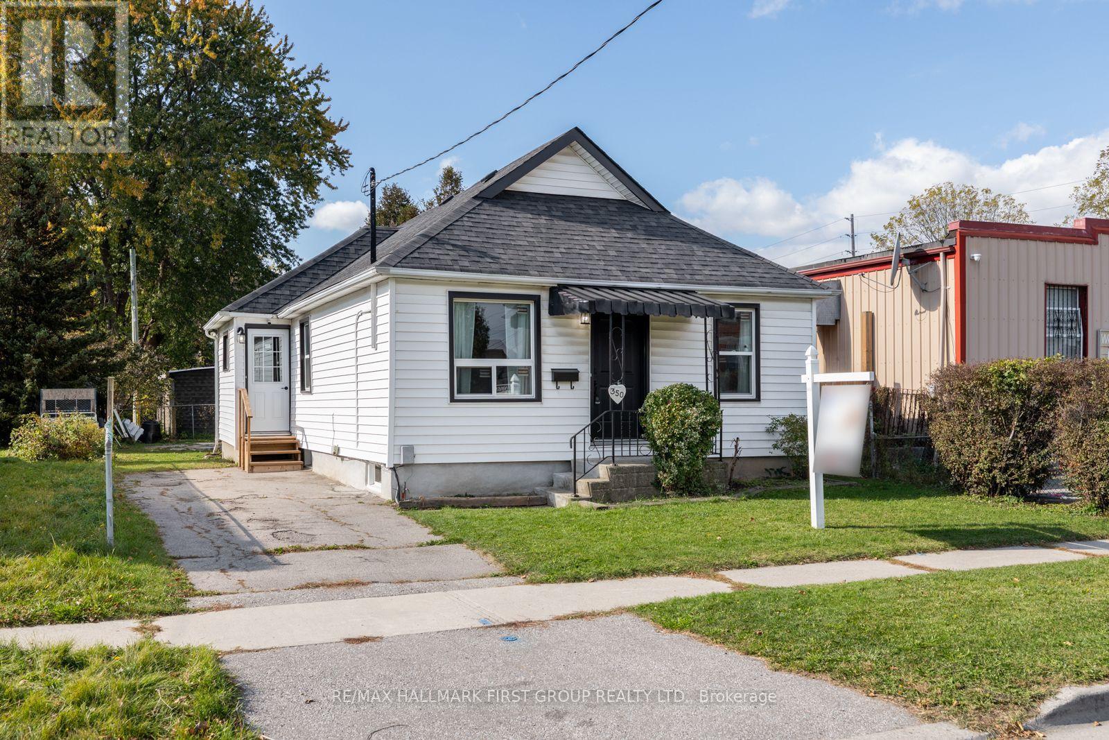 350 Oshawa Boulevard S Property Photo 2