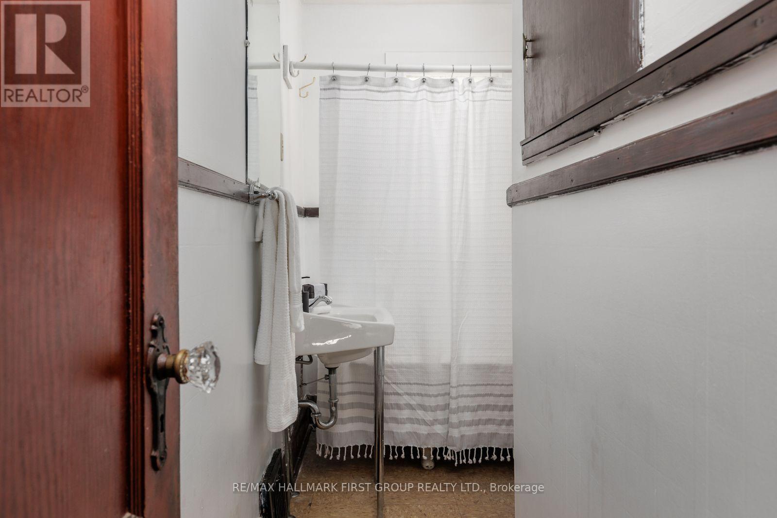 350 Oshawa Boulevard S Property Photo 22