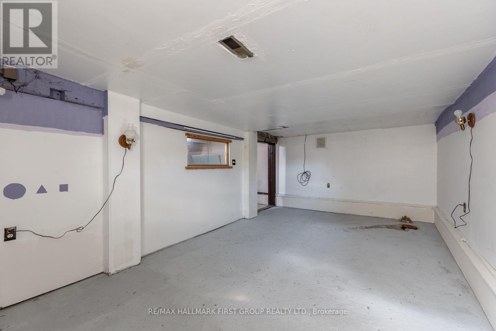 350 Oshawa Boulevard S Property Photo 36