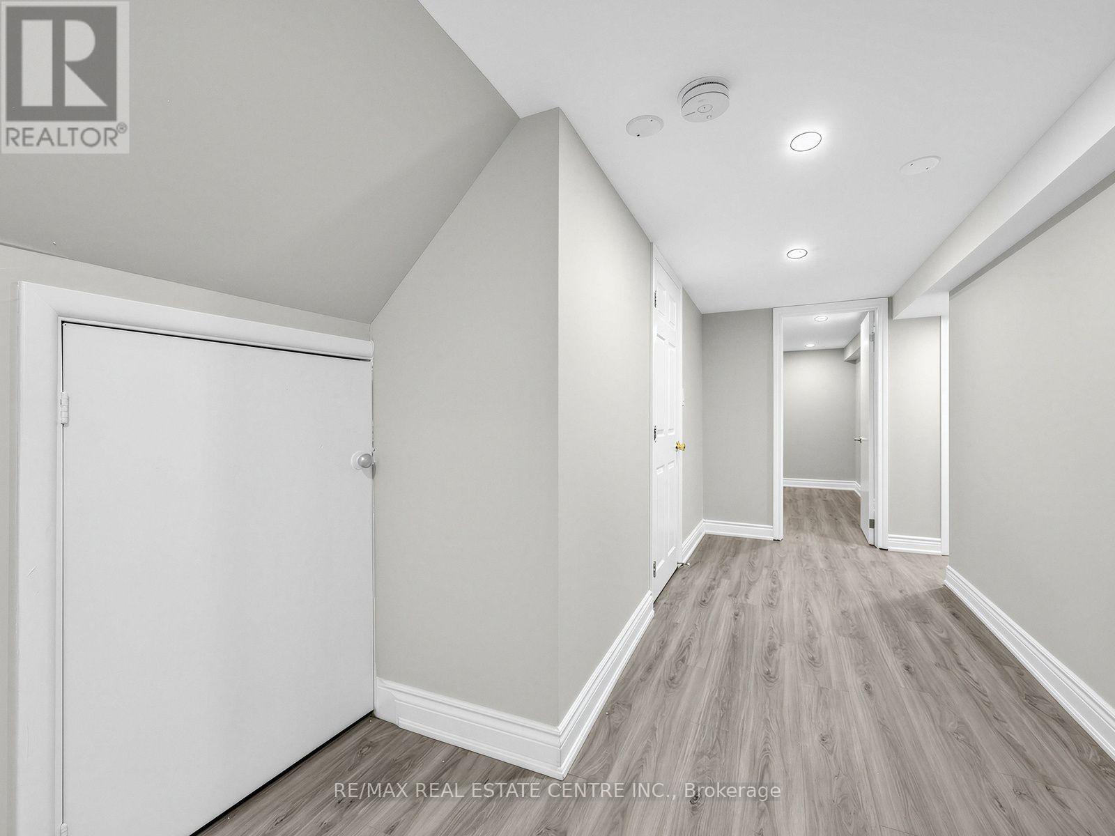 Lower - 14 Flora Drive Property Photo 9