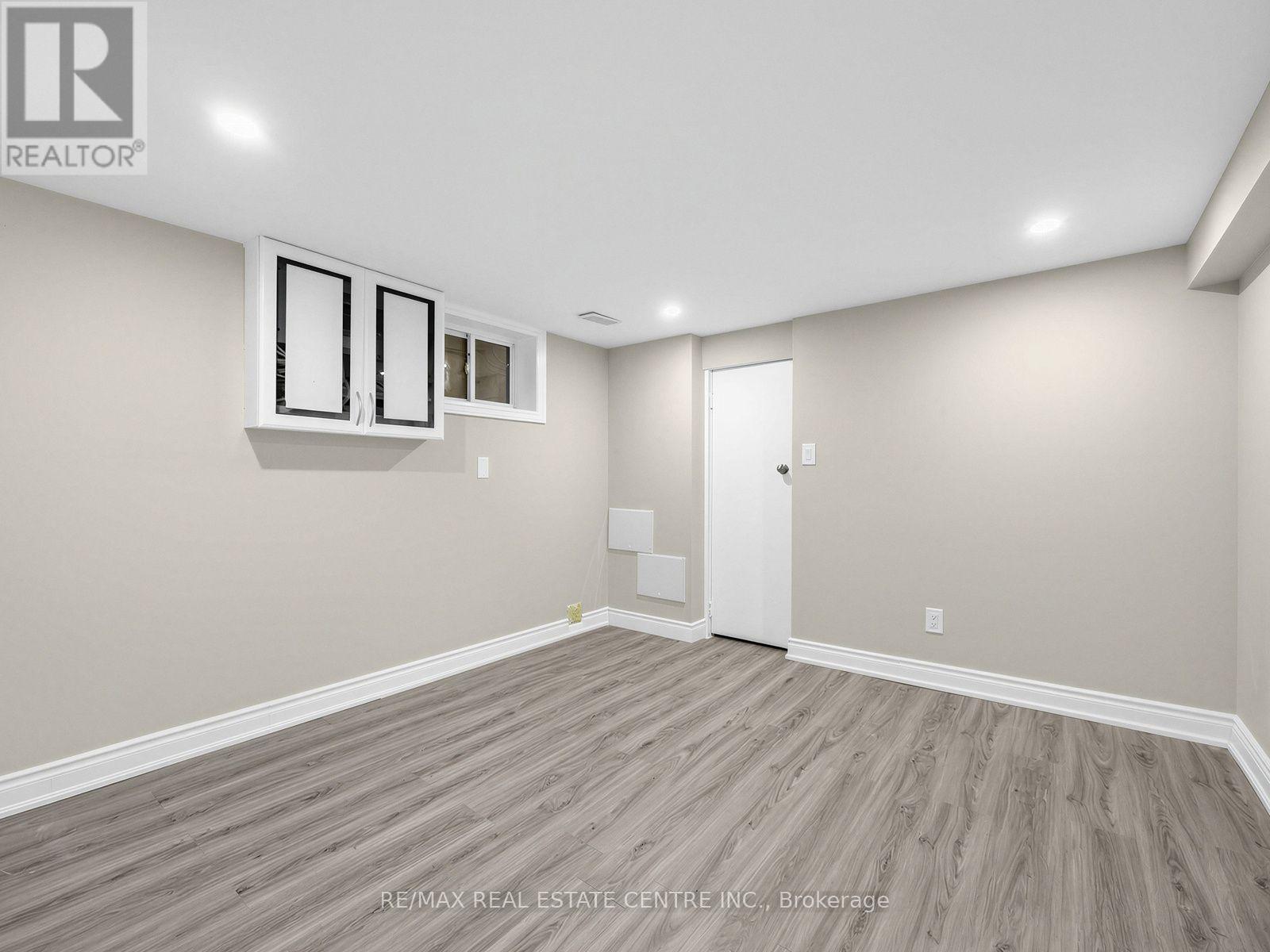 Lower - 14 Flora Drive Property Photo 16
