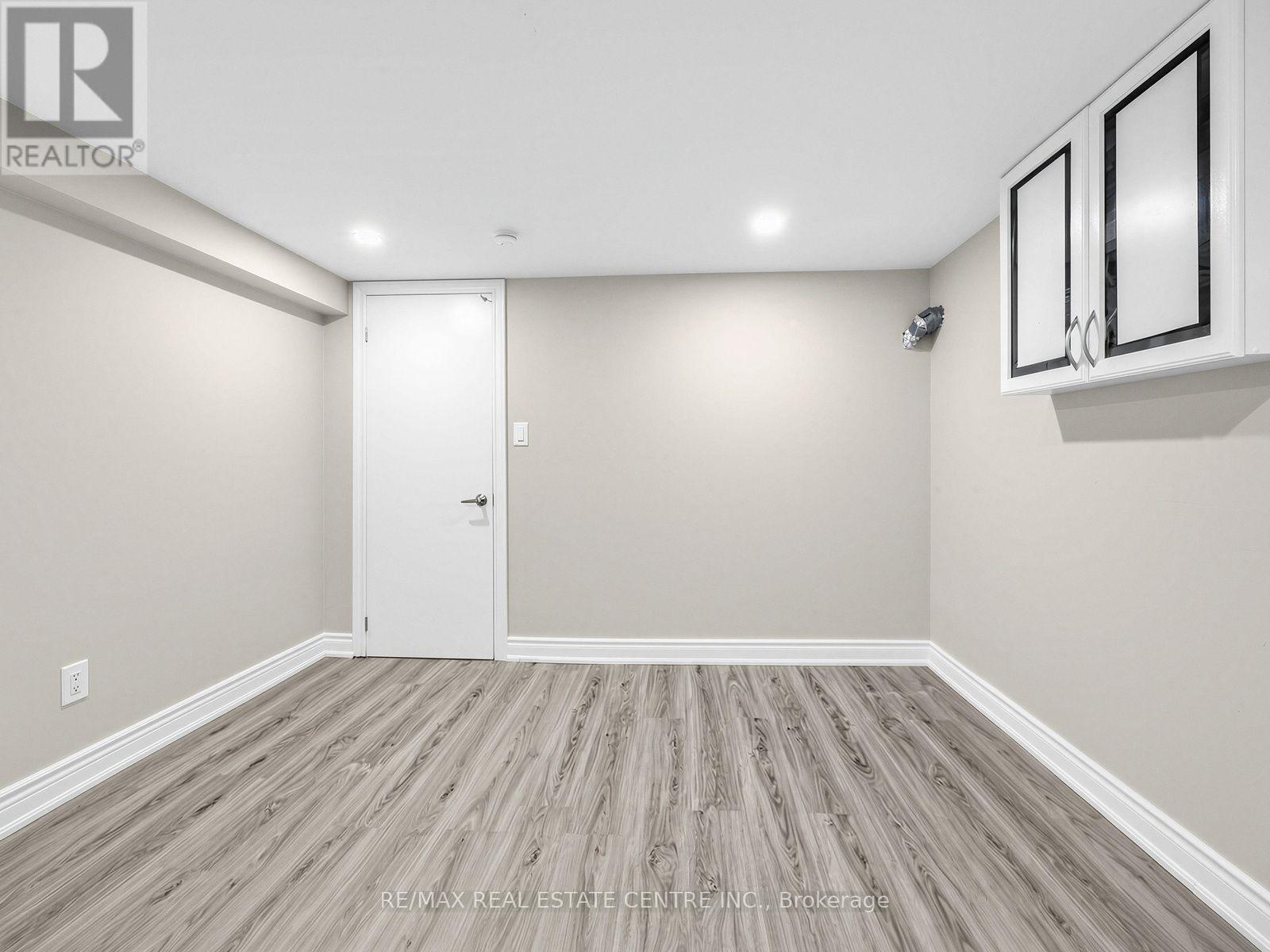 Lower - 14 Flora Drive Property Photo 18