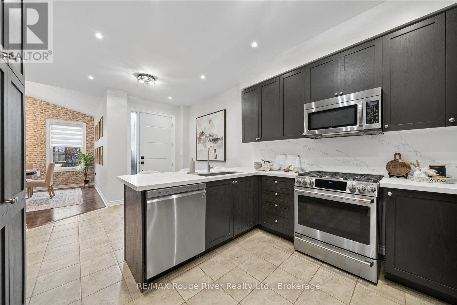 36 Shrewsbury Drive Property Photo 11