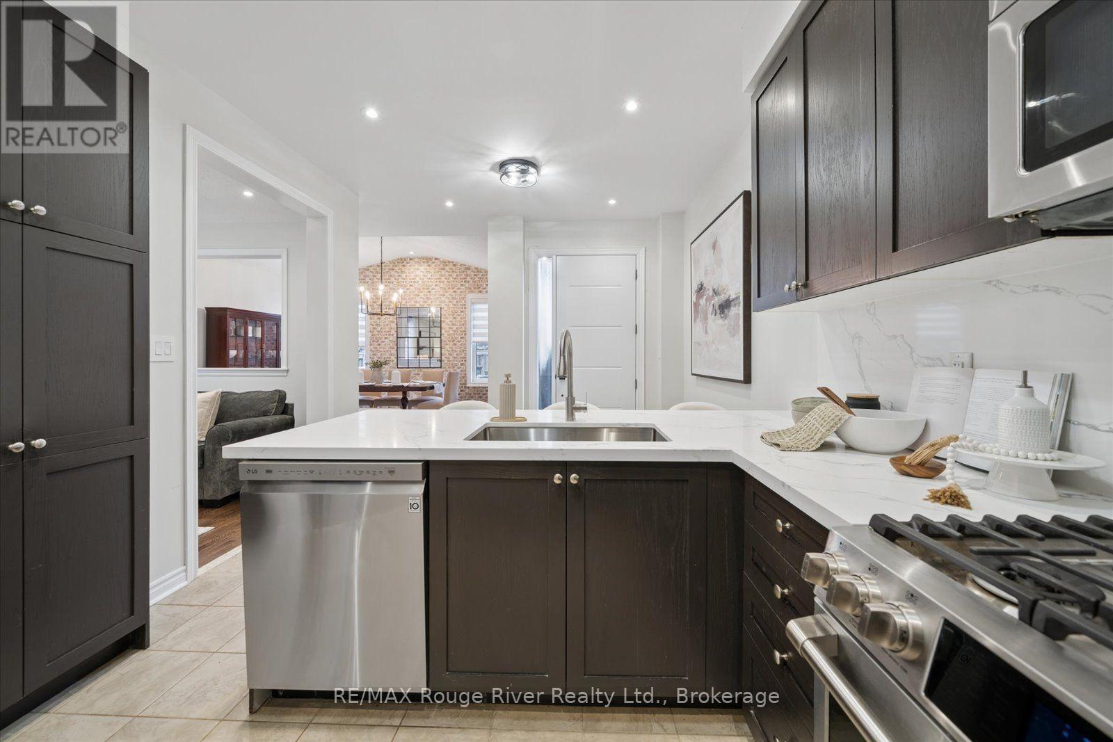 36 Shrewsbury Drive Property Photo 12