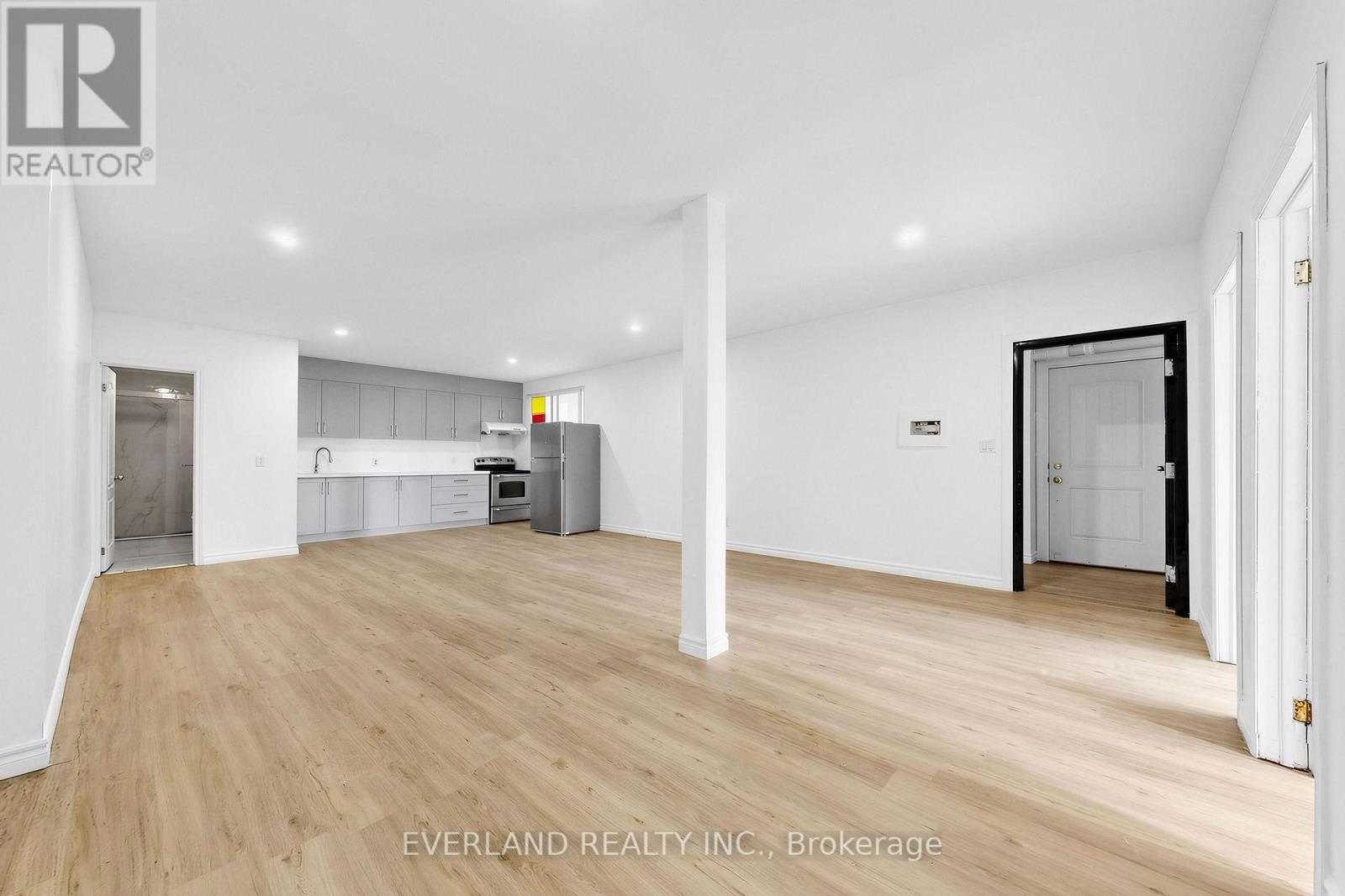 A - 20 King Street E Property Photo 3