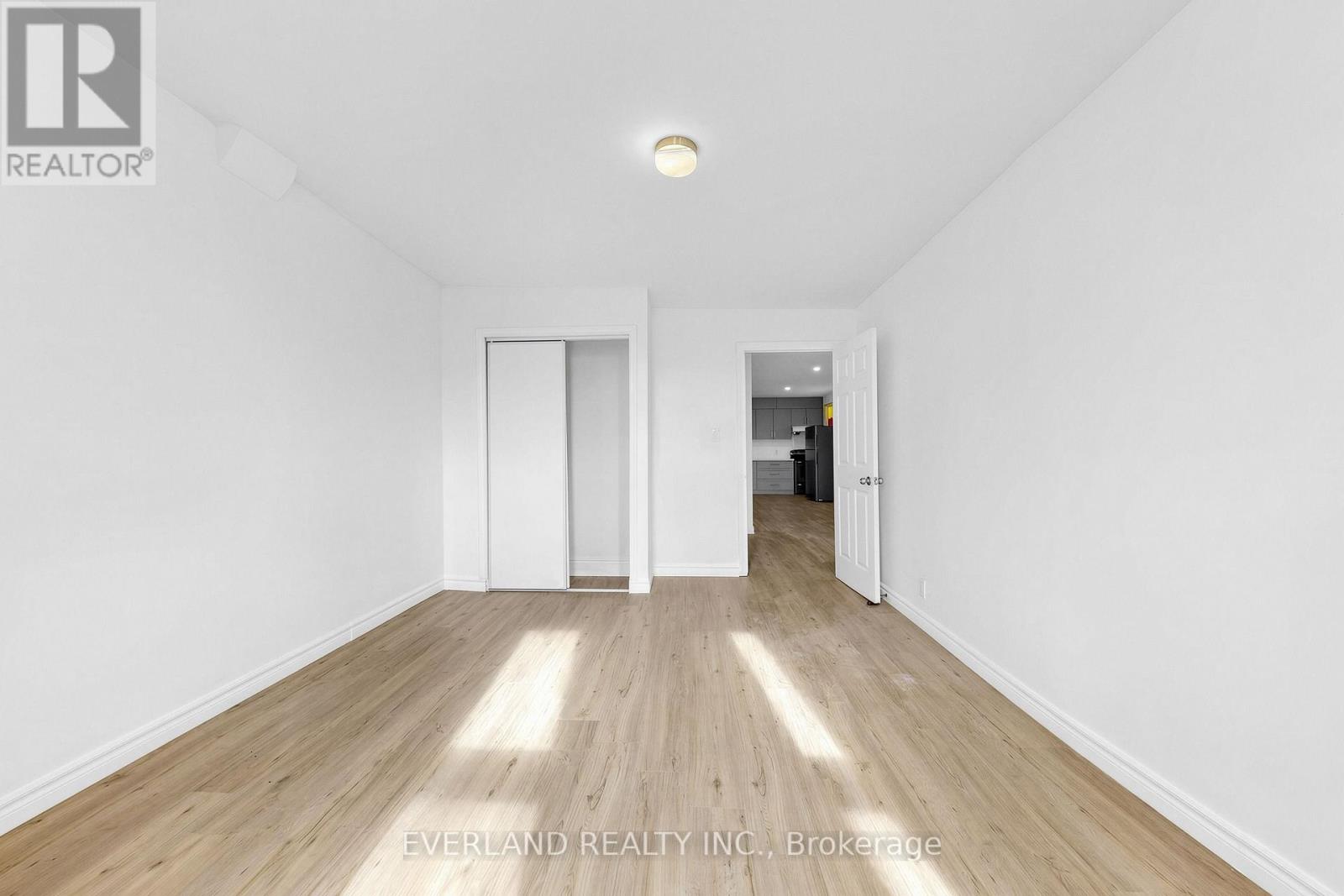 A - 20 King Street E Property Photo 8