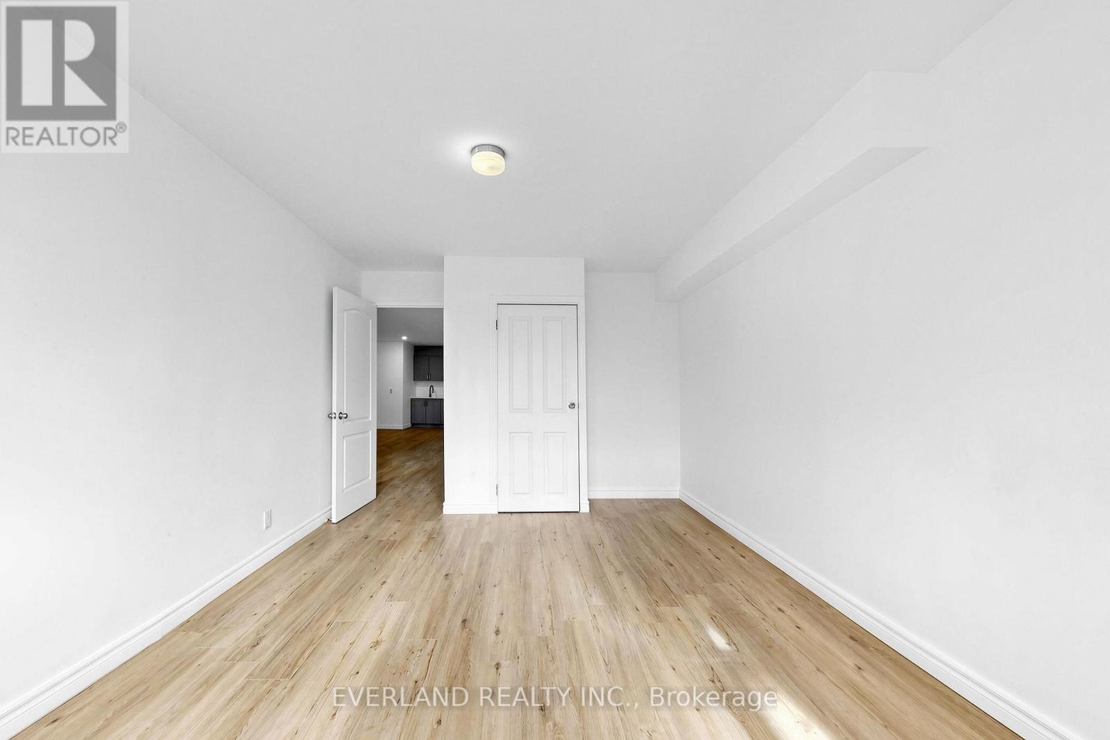 A - 20 King Street E Property Photo 11