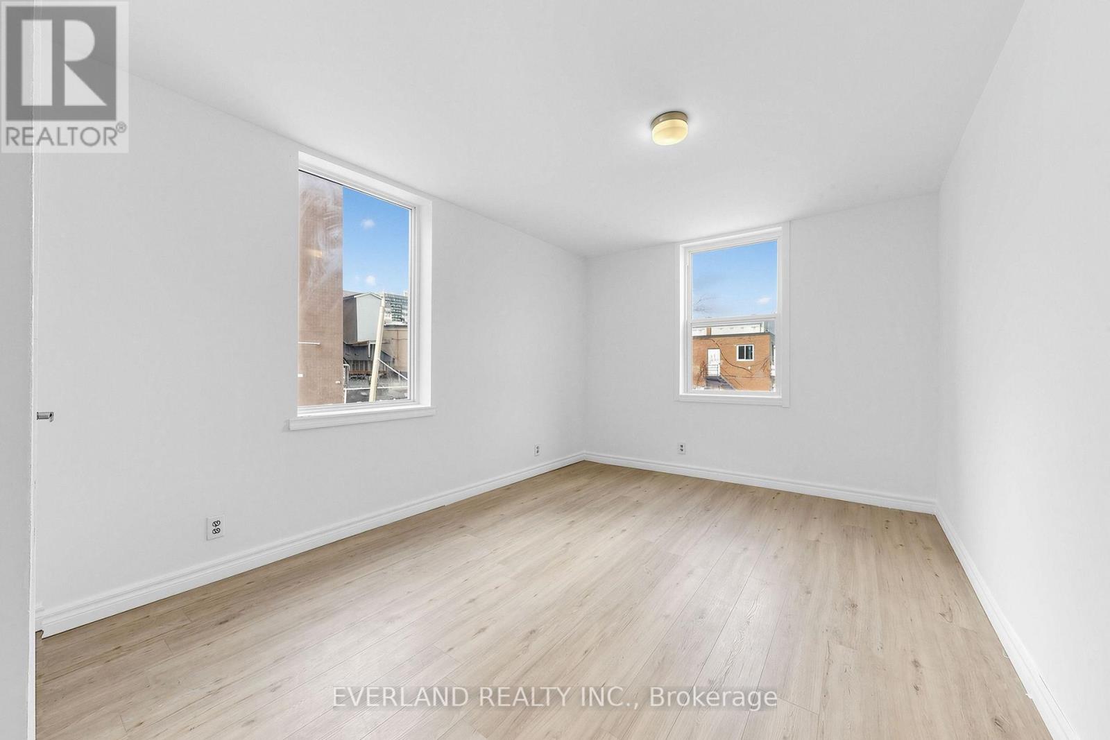 B - 20 King Street E Property Photo 9