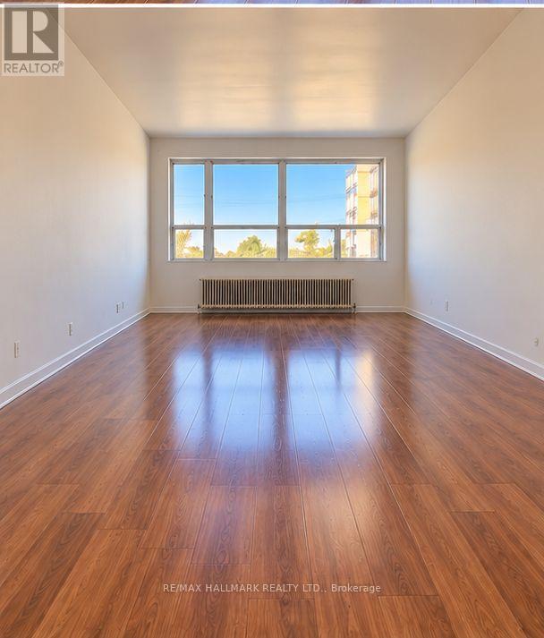 6 - 2881 LAWRENCE STREET Property Photo 1
