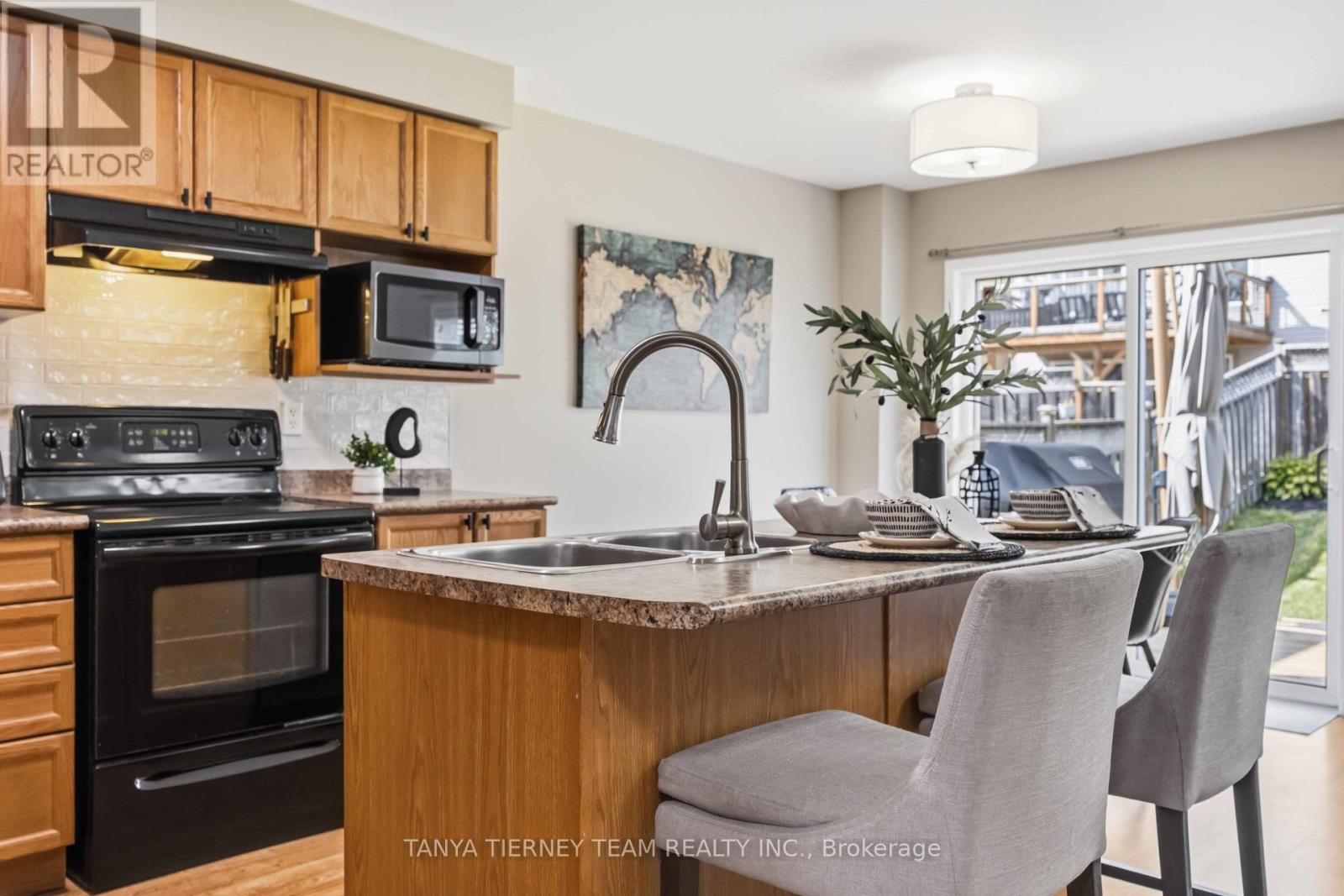 828 Taggart Crescent Property Photo 14
