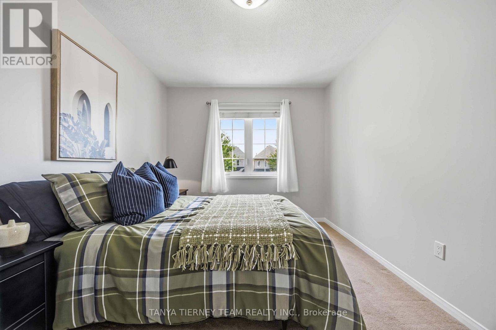 828 Taggart Crescent Property Photo 36
