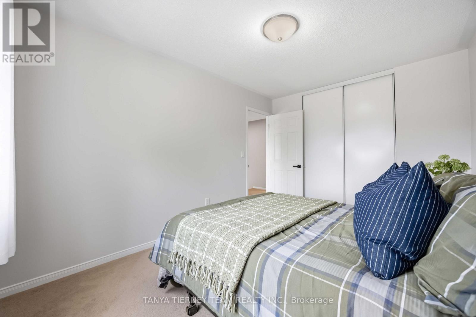 828 Taggart Crescent Property Photo 37