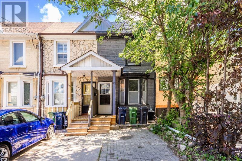 93 Muriel Avenue N Property Photo 2
