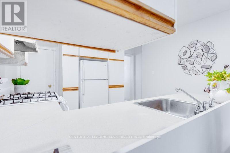 93 Muriel Avenue N Property Photo 16