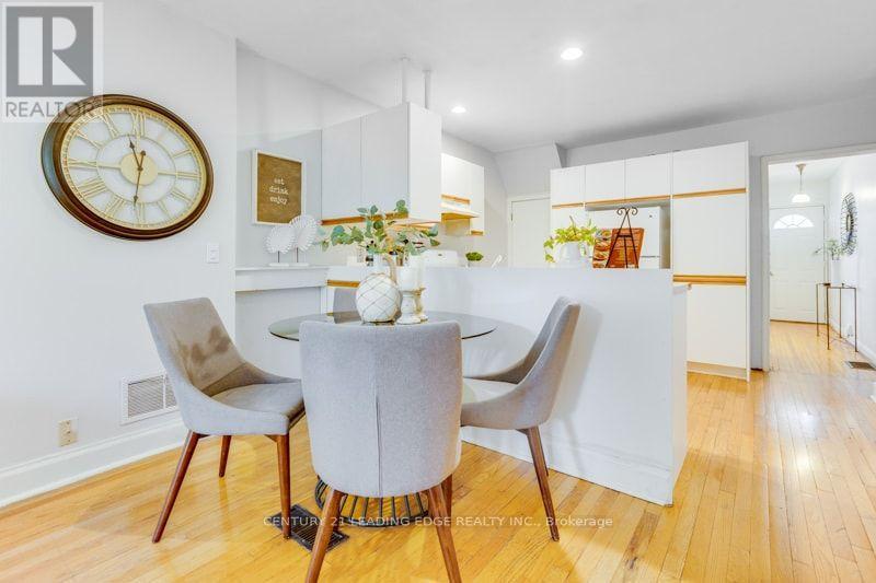 93 Muriel Avenue N Property Photo 18