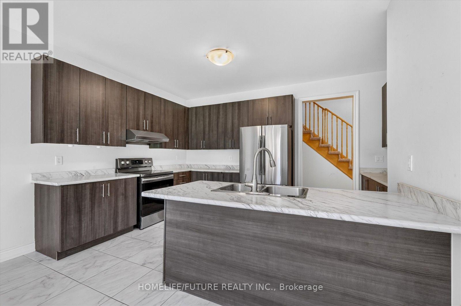 2548 Bandsman Crescent Property Photo 12