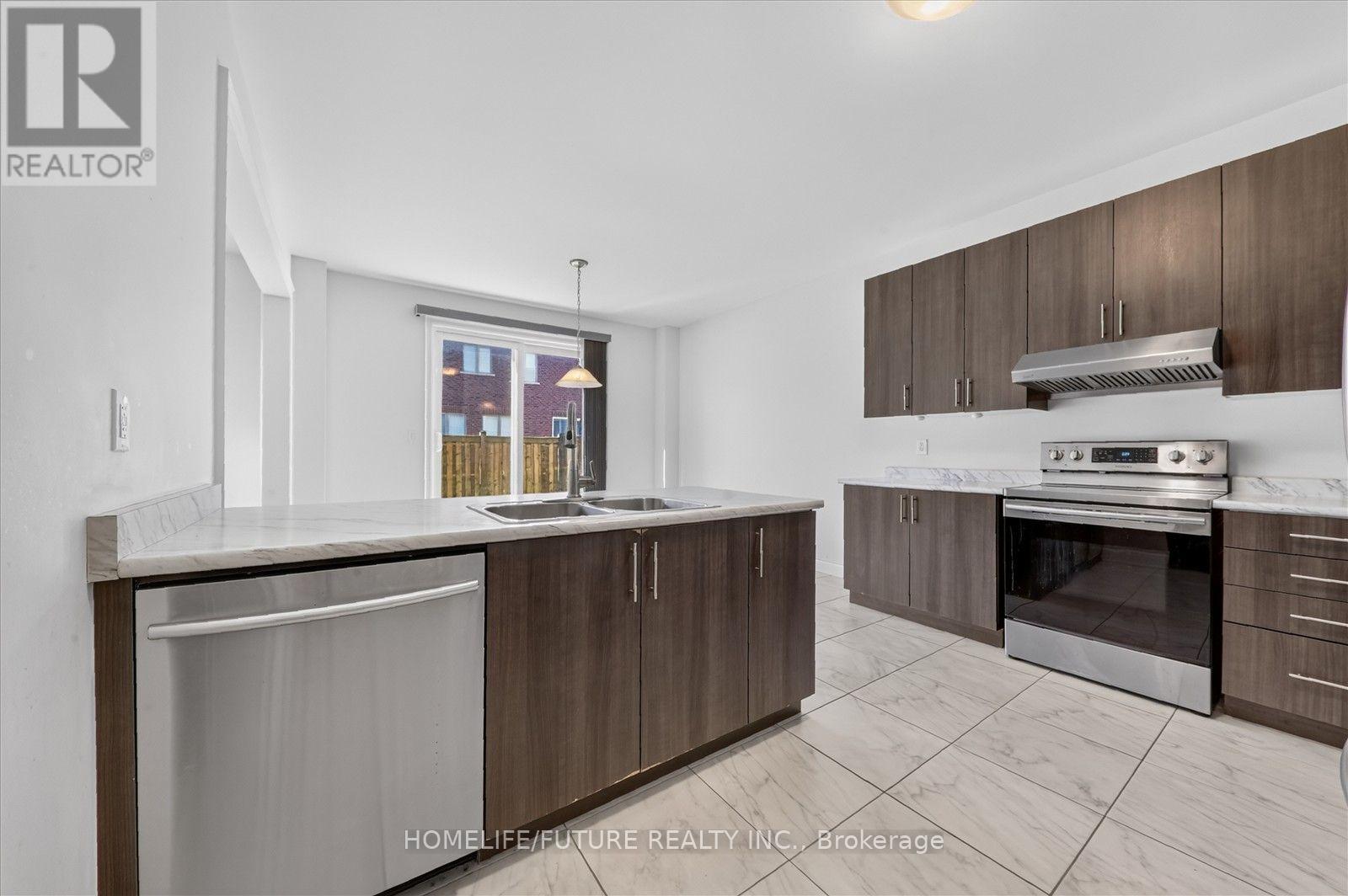 2548 Bandsman Crescent Property Photo 15
