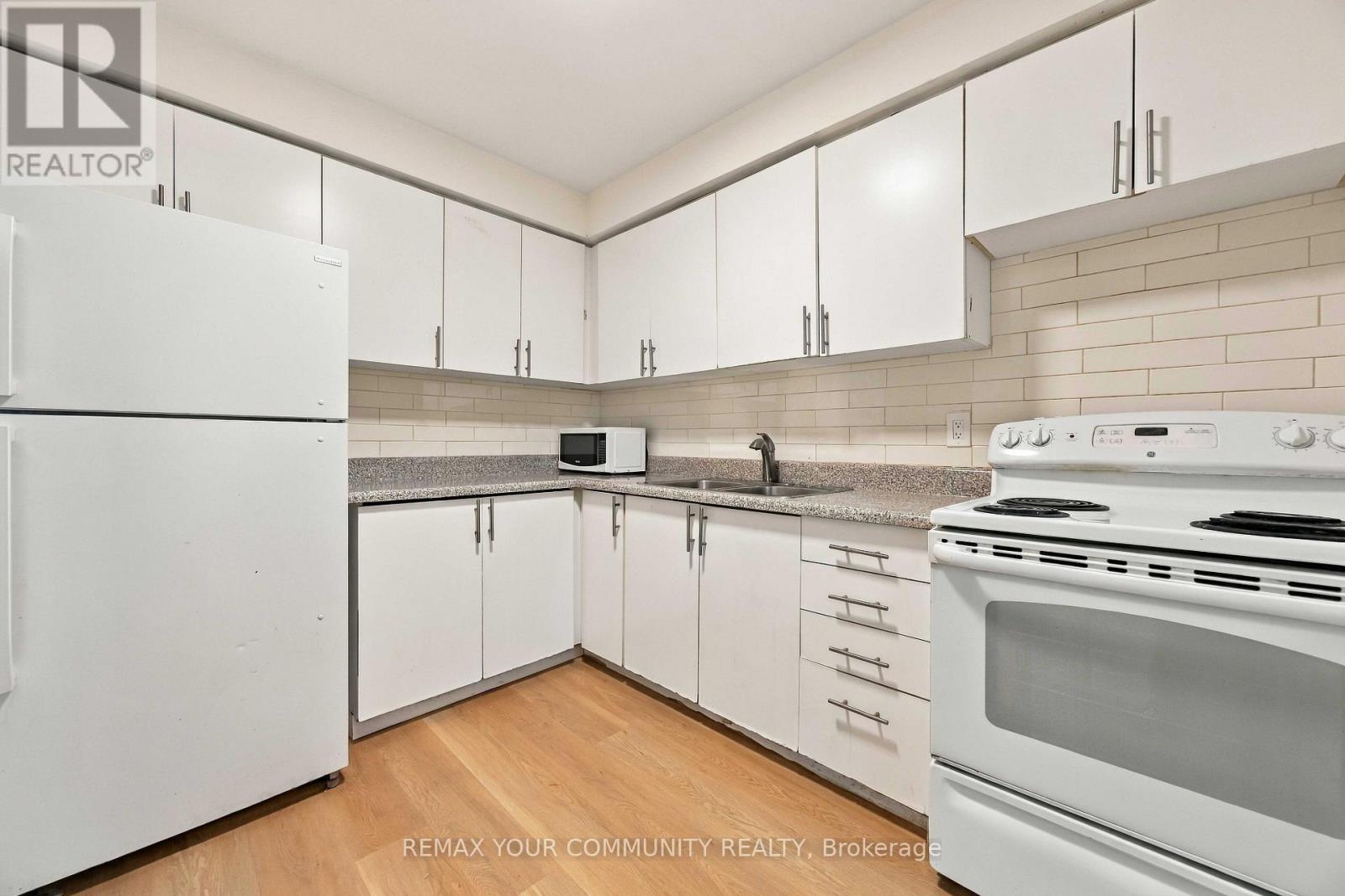206 - 825 Kennedy Road Property Photo 9