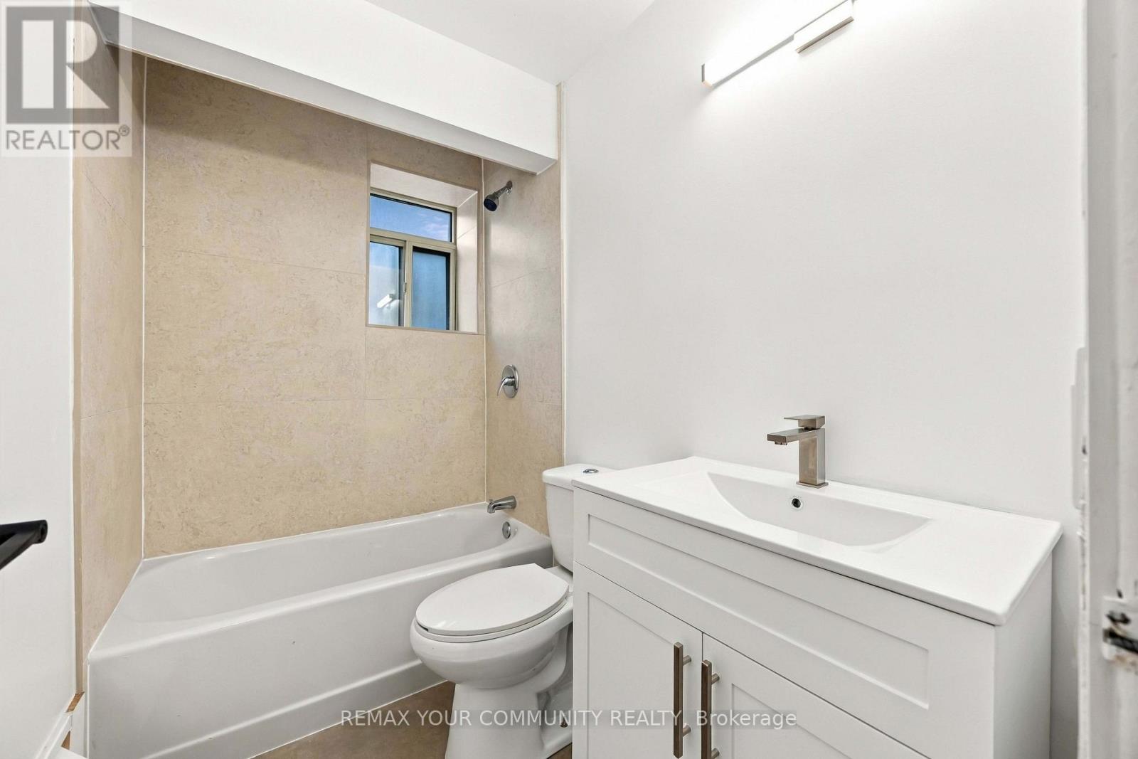 206 - 825 Kennedy Road Property Photo 12