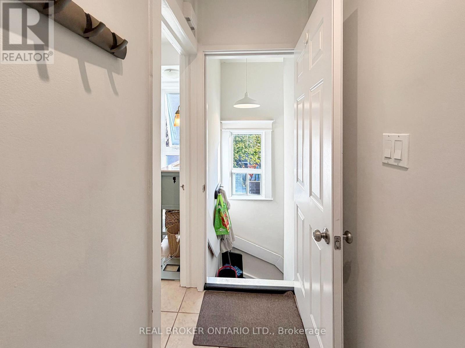 Upper - 79 Blantyre Avenue Property Photo 14